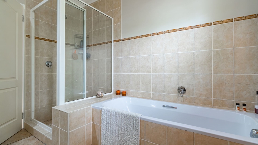 3 Bedroom Property for Sale in The Island Western Cape